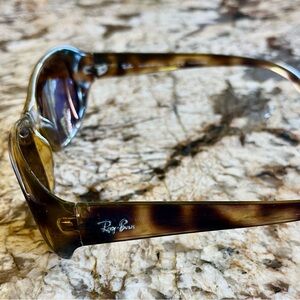 Vintage Polaroid Ray-ban sunglasses. Great condition with case